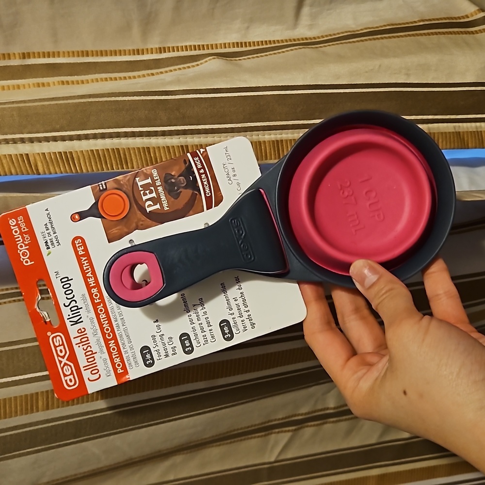 Dexas 1 cup collapsible klipscoop kibble pet dog measure cup